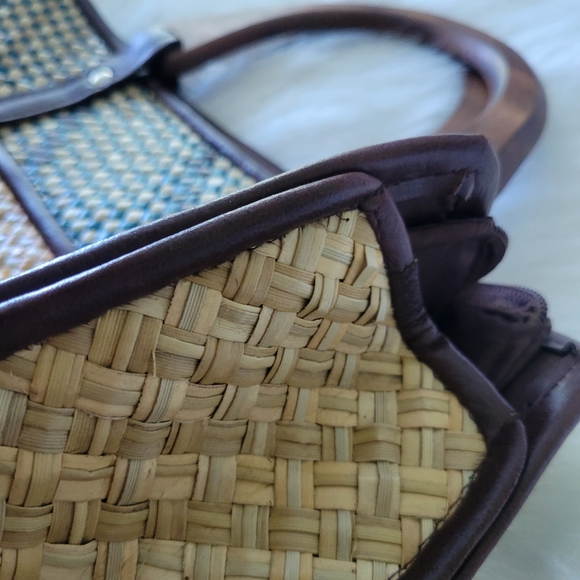 Woven Wooden Handle Bag Fully Lined Gorgeous Colors Mixed Media Every Season - Picture 6 of 12
